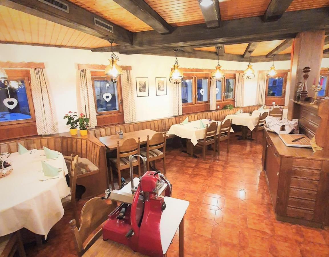 Hotel-Restaurant Grina Simplon ภายนอก รูปภาพ