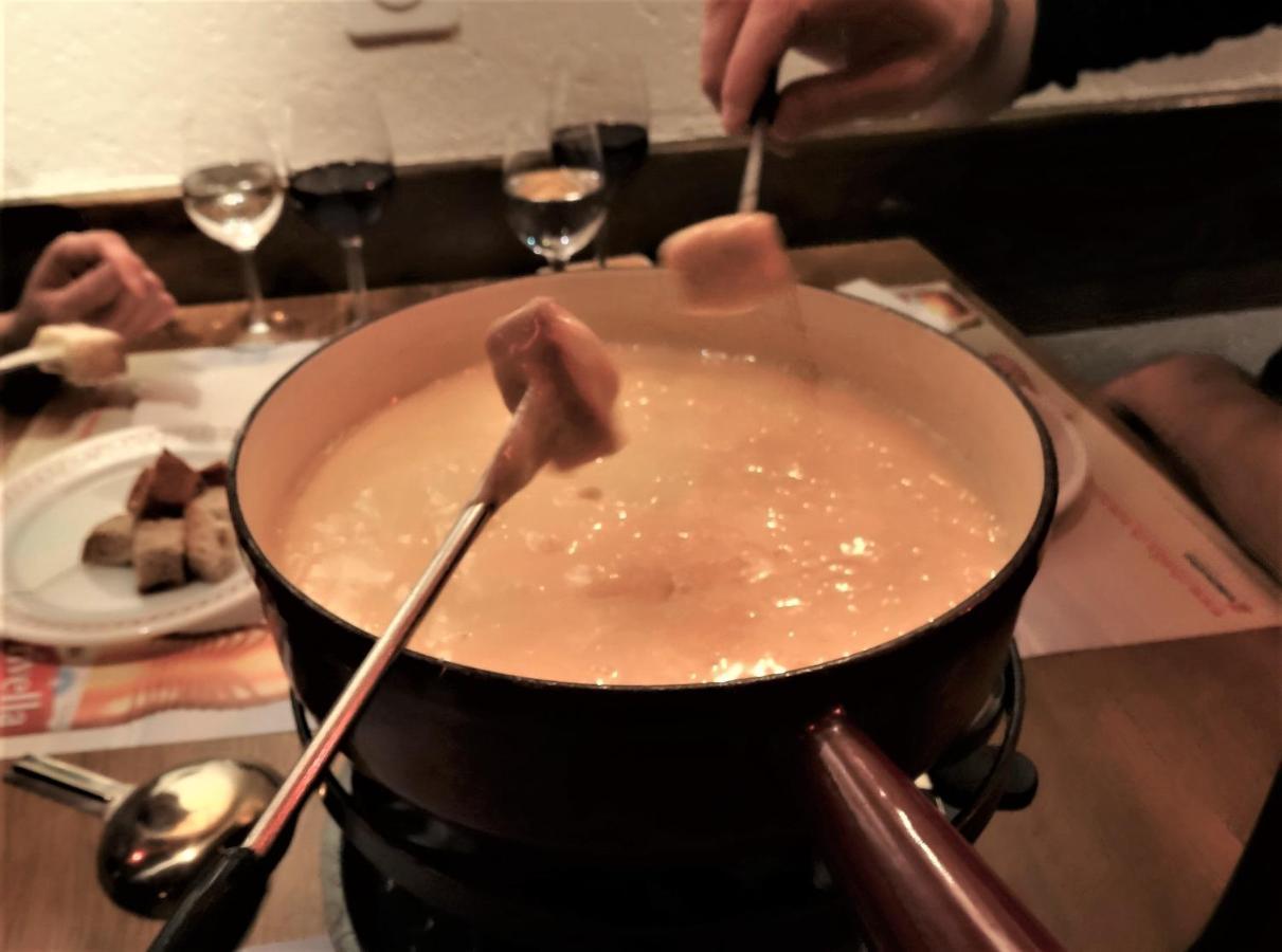 Hotel-Restaurant Grina Simplon ภายนอก รูปภาพ