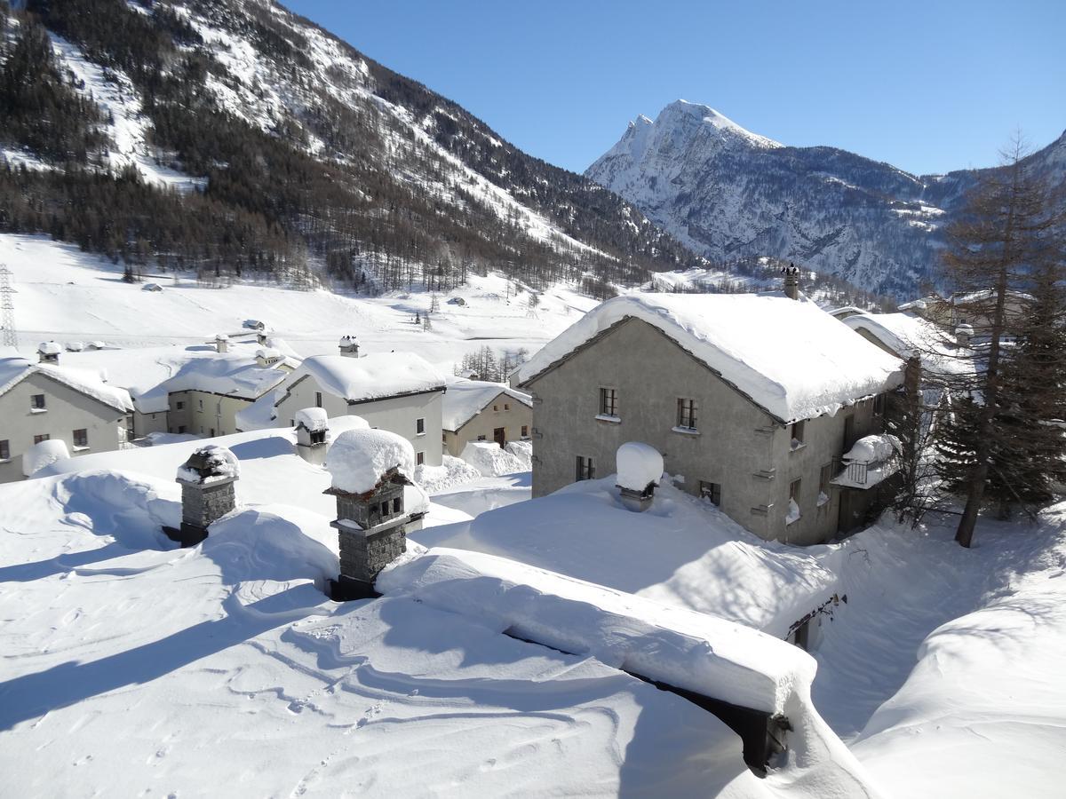 Hotel-Restaurant Grina Simplon ภายนอก รูปภาพ